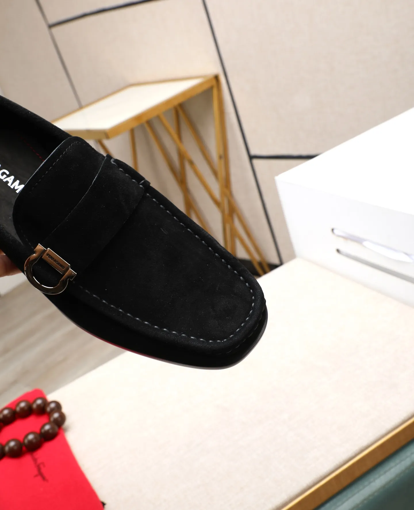 Men's clothing and shoes 💰700📛📛High-end goods! Salvatore Ferragamo is the world's top luxury footwear brand. It comes from Italy, the kingdom of fashion. It is famous all over the world for its traditional handmade design and novel styles... 🚶🏻🚶🏻 Top-quality suit shoes are sold simultaneously at the counter. This style is purely handmade. The fabric is imported Italian calfskin➕soft water-dyed cowhide lining. Specially available with original deep rubber outsole🌀🌀Size: 38➖44